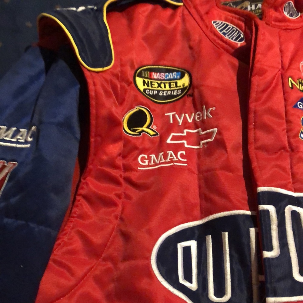 Jeff Gordan Red DuPont Racing Jacket - Picture 4 of 10